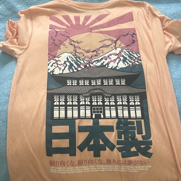 Super cute GSTR top! - Picture 4 of 4